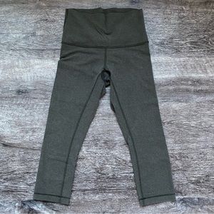 Lululemon Dark Green Capri Leggings Women’s 8